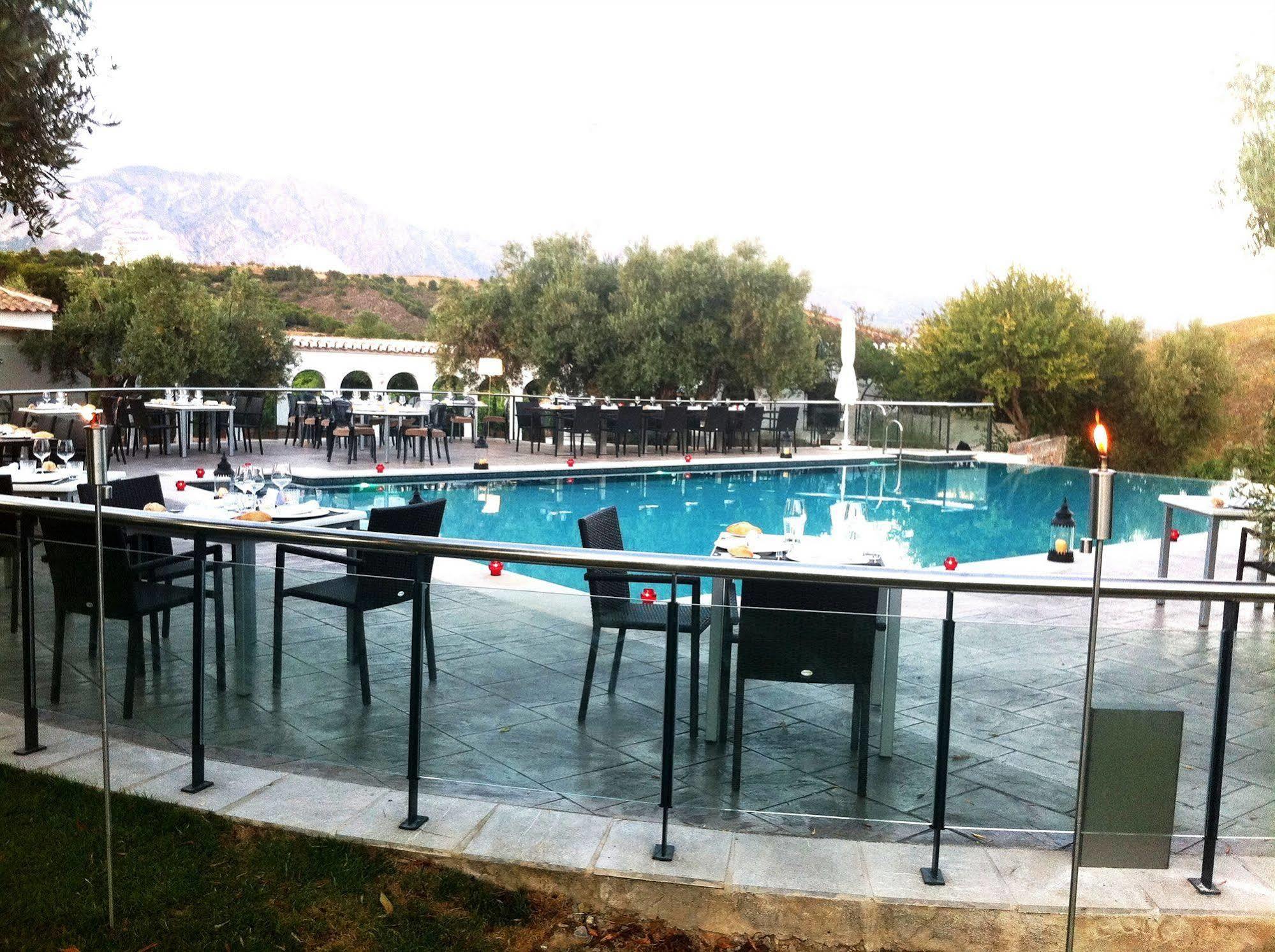 Hotel & Winery Senorio De Nevada Villamena Экстерьер фото
